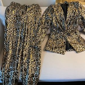 Like new Gold and black Sequin pant suit